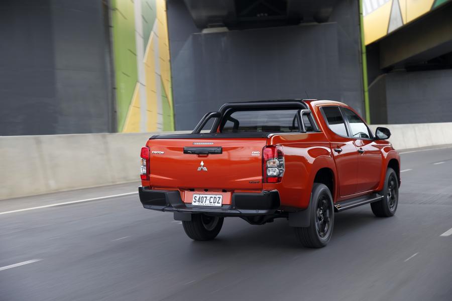  Mitsubishi Triton GSR Double Cab 2020 года  (AU) (фото 5 из 14)